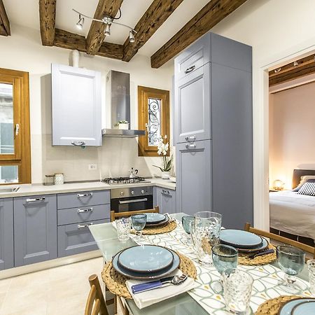 Ca Rezzonico Apartment R&R Βενετία Εξωτερικό φωτογραφία